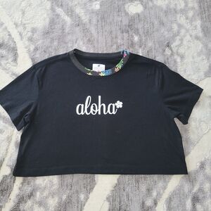 Island Design Collection Cropped Black Tee with Tropical Floral Trim Size M